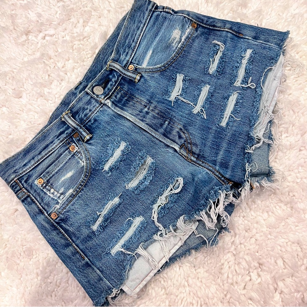 Levis 501 High Waisted Shorts ❤️